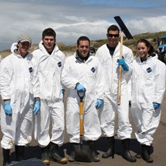RENA volunteer group on beach.